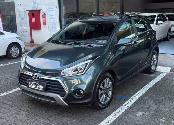 HYUNDAI HB20X 1.6 16V PREMIUM FLEX 4P AUTOMÁTICO HYUNDAI HB20X 1.6 16V PREMIUM FLEX 4P AUTOMÁTICO